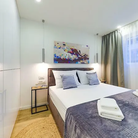 Onesta Apartment *